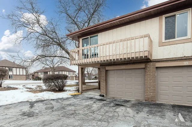 $289,900 | 15713 Orlan Brook Drive, Unit 100, Orland Park, IL 60462