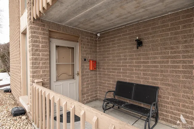 $289,900 | 15713 Orlan Brook Drive, Unit 100, Orland Park, IL 60462