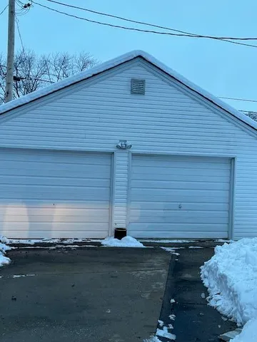 $324,900 | 7924 40th Avenue, Kenosha, WI 53142