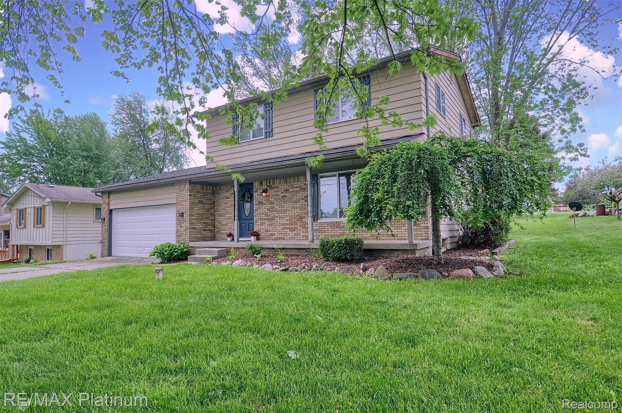 2421 Crane Road Fenton, MI 48430 - Photo 2 of 32 2-Front 2nd View.jpg
