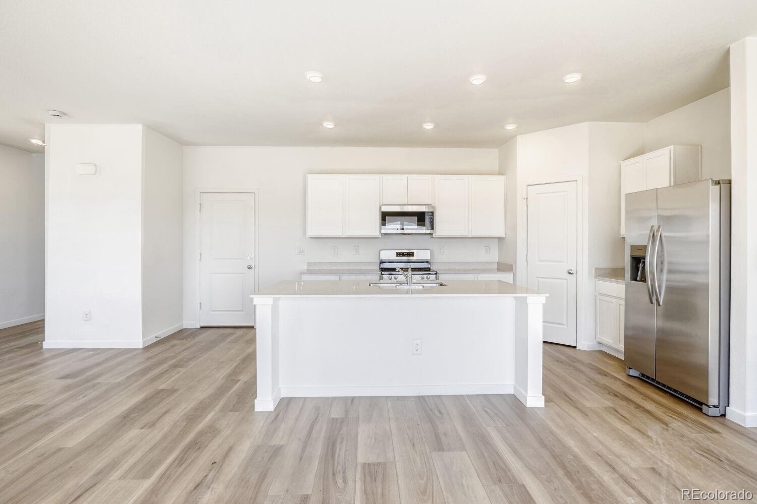 45886 Mill Avenue Bennett, CO 80102 - Photo 4 of 14