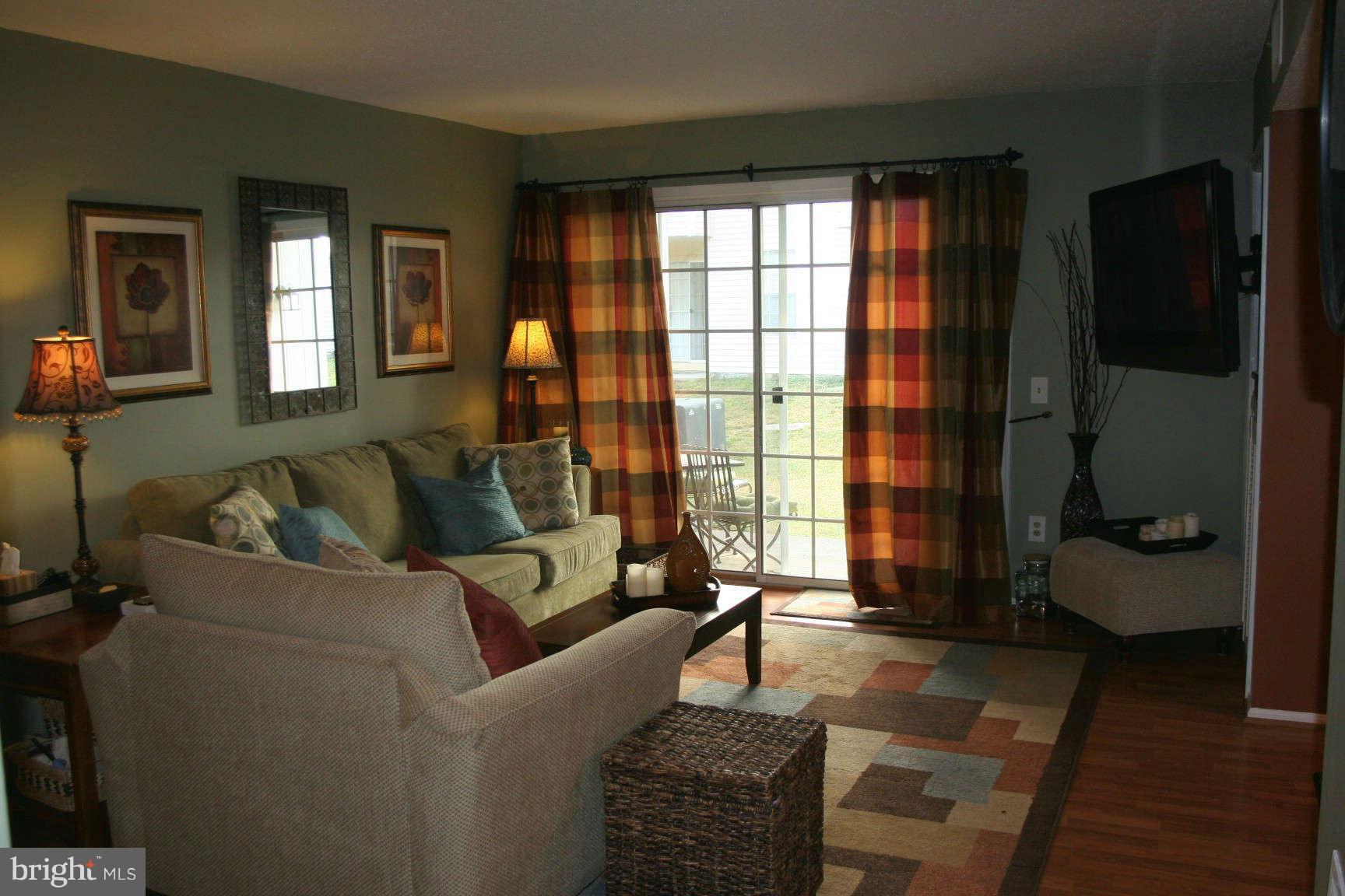 112 Fort Evans Road Southeast, Unit B Leesburg, VA 20175 - Photo 12 of 17 Living Room