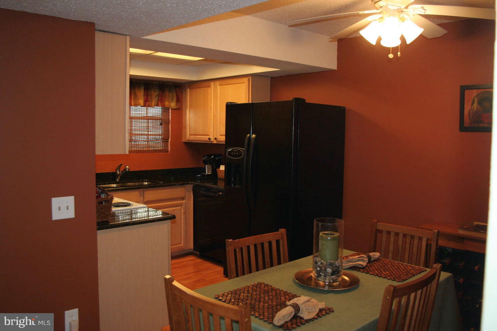 112 Fort Evans Road Southeast, Unit B Leesburg, VA 20175 - Photo 7 of 17 Dining Room