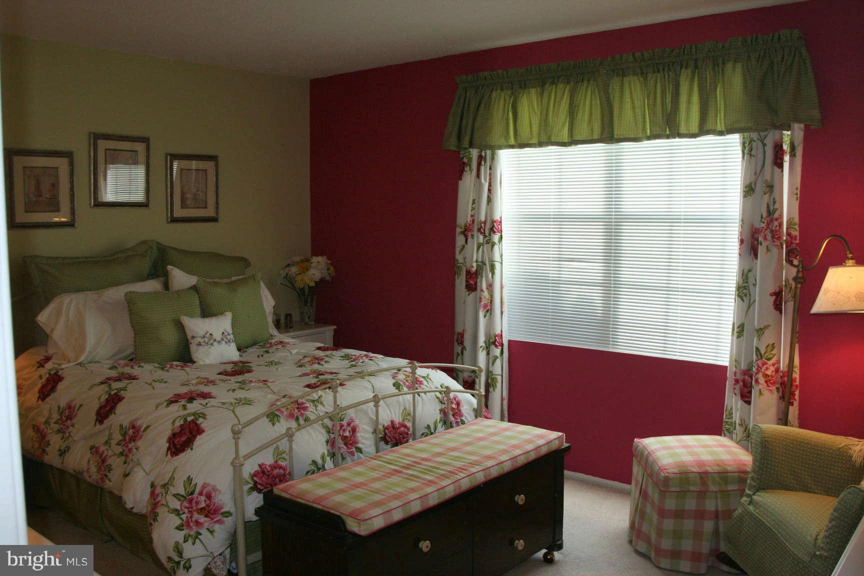 112 Fort Evans Road Southeast, Unit B Leesburg, VA 20175 - Photo 9 of 17 Bedroom (Master)