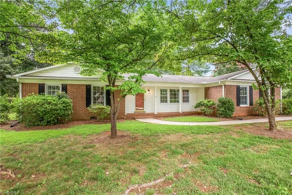 $2,200 | 701 North Peace Haven Road, Winston-Salem, NC 27104