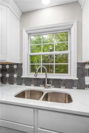 $2,200 | 701 North Peace Haven Road, Winston-Salem, NC 27104