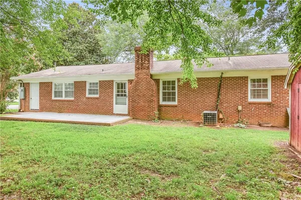 $2,200 | 701 North Peace Haven Road, Winston-Salem, NC 27104