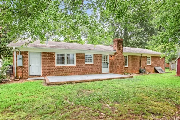 $2,200 | 701 North Peace Haven Road, Winston-Salem, NC 27104