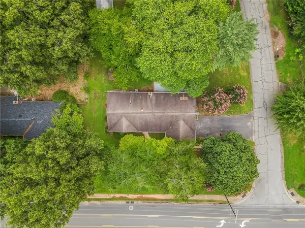 $2,200 | 701 North Peace Haven Road, Winston-Salem, NC 27104