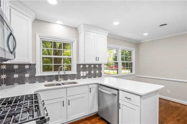 $2,200 | 701 North Peace Haven Road, Winston-Salem, NC 27104