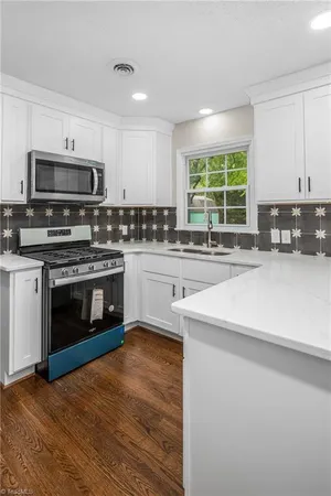 $2,200 | 701 North Peace Haven Road, Winston-Salem, NC 27104