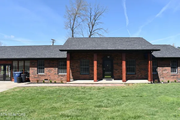 $349,900 | 3306 West Cumberland Avenue, Middlesboro, KY 40965