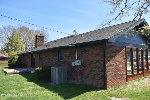 $349,900 | 3306 West Cumberland Avenue, Middlesboro, KY 40965