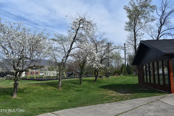 $349,900 | 3306 West Cumberland Avenue, Middlesboro, KY 40965