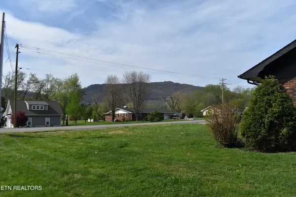 $349,900 | 3306 West Cumberland Avenue, Middlesboro, KY 40965