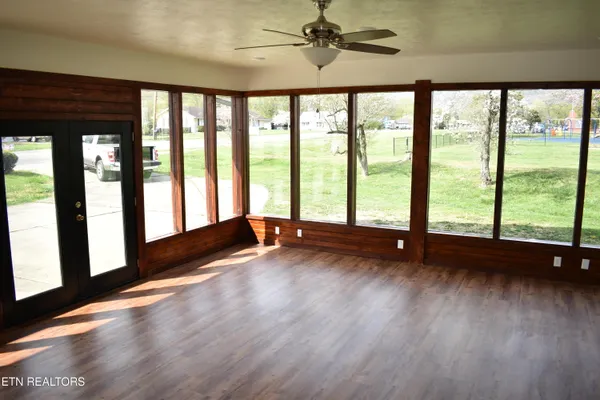 $349,900 | 3306 West Cumberland Avenue, Middlesboro, KY 40965