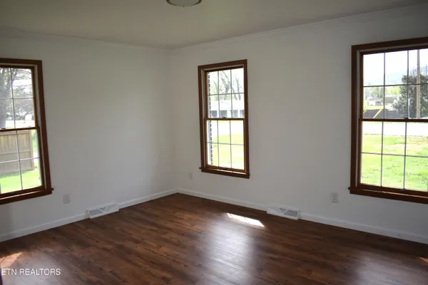 $349,900 | 3306 West Cumberland Avenue, Middlesboro, KY 40965