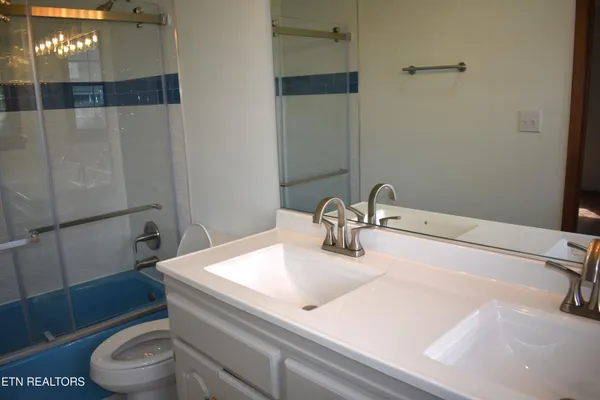 $349,900 | 3306 West Cumberland Avenue, Middlesboro, KY 40965