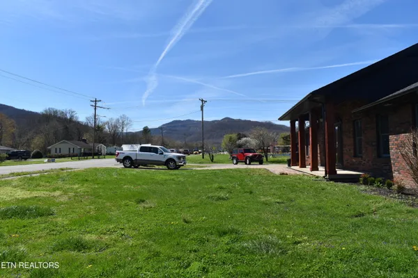 $349,900 | 3306 West Cumberland Avenue, Middlesboro, KY 40965