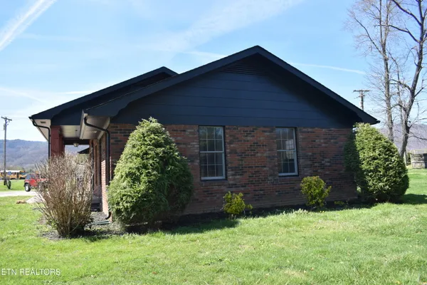 $349,900 | 3306 West Cumberland Avenue, Middlesboro, KY 40965