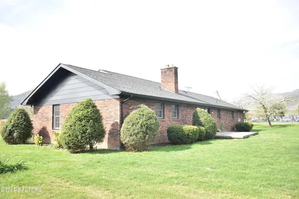 $349,900 | 3306 West Cumberland Avenue, Middlesboro, KY 40965