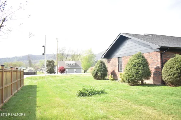 $349,900 | 3306 West Cumberland Avenue, Middlesboro, KY 40965