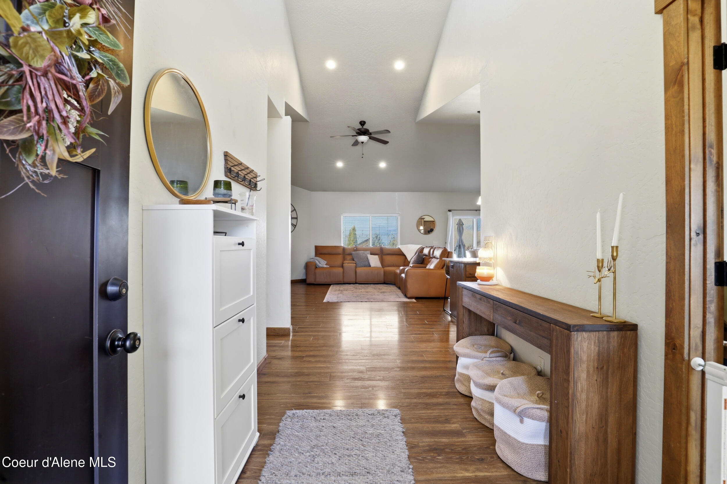 13421 North Shimmering Court Rathdrum, ID 83858 - Photo 4 of 48 Entrance