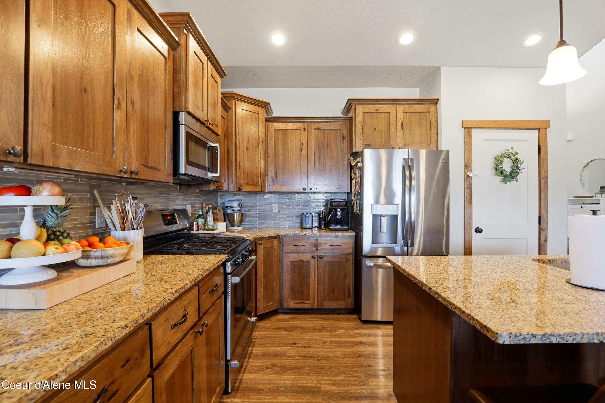 13421 North Shimmering Court Rathdrum, ID 83858 - Photo 10 of 48 Kitchen