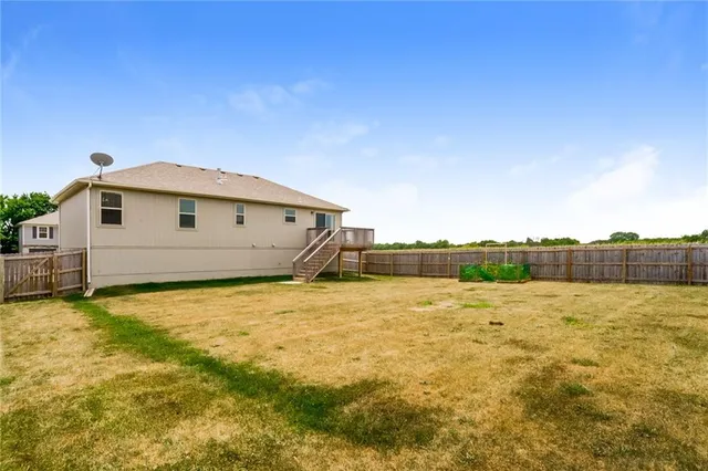 $2,280 | 1400 North 9th Street East, Louisburg, KS 66053