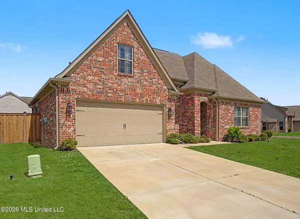 $320,000 | 4960 Reunion Drive, Walls, MS 38680