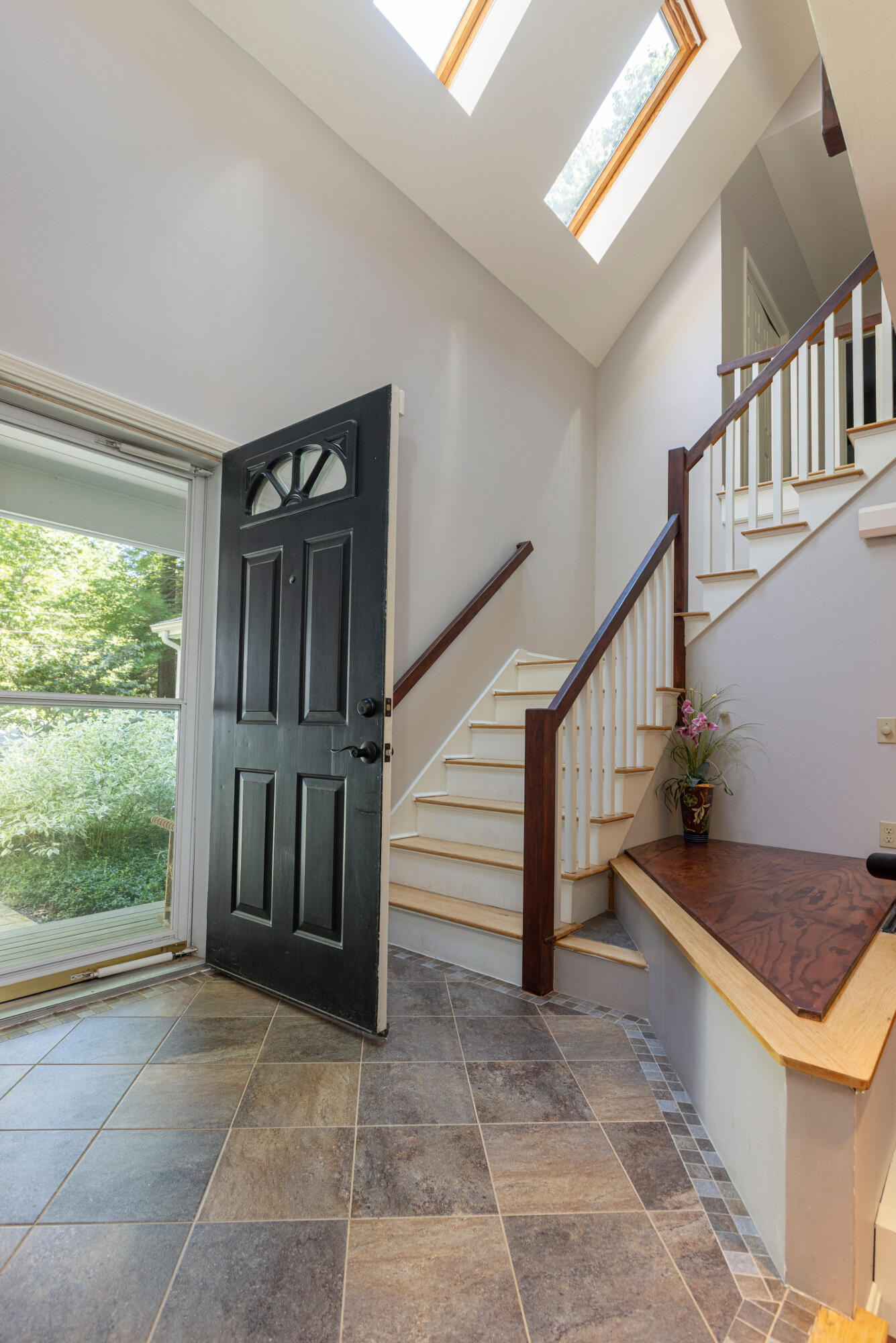 35 Schooner Ridge Road Cumberland, ME 04110 - Photo 6 of 64 35 Schooner Ridge Rd-print-006-020-Foyer