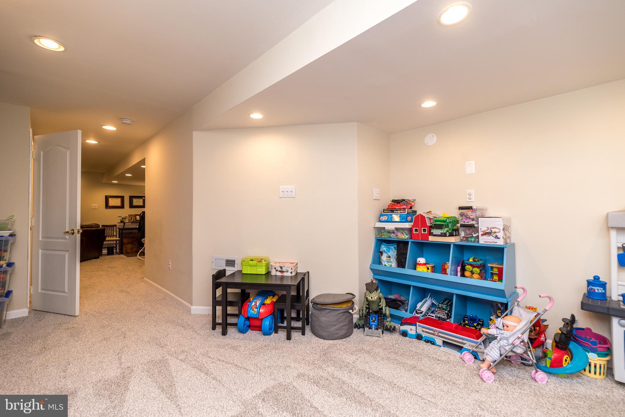 227 Coventry Road Chalfont, PA 18914 - Photo 41 of 52 Gallery Image 41