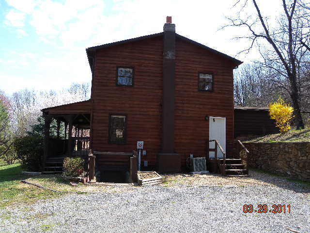 3904 Welcome Valley Road Southeast Roanoke, VA 24014 - Photo 2 of 23 Right side