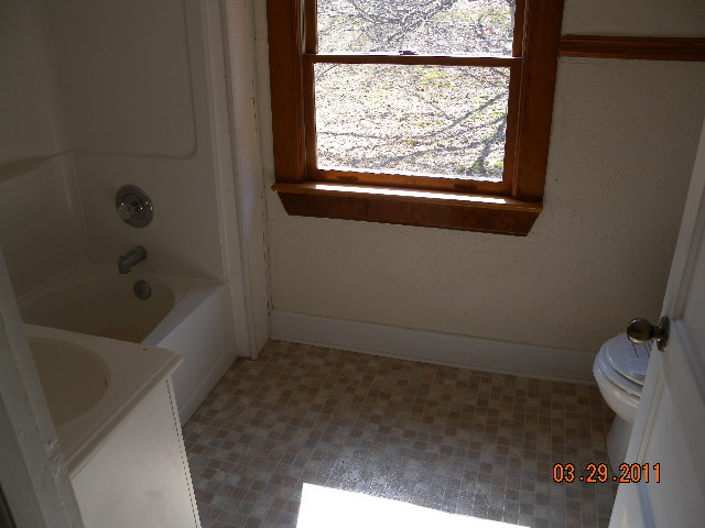 3904 Welcome Valley Road Southeast Roanoke, VA 24014 - Photo 22 of 23 Upper level bathroom