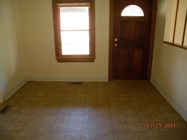 3904 Welcome Valley Road Southeast Roanoke, VA 24014 - Photo 6 of 23 Foyer