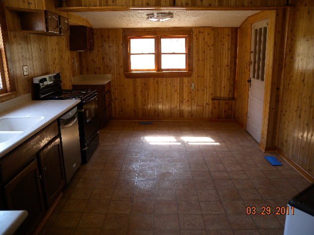3904 Welcome Valley Road Southeast Roanoke, VA 24014 - Photo 10 of 23 Kitchen view 2