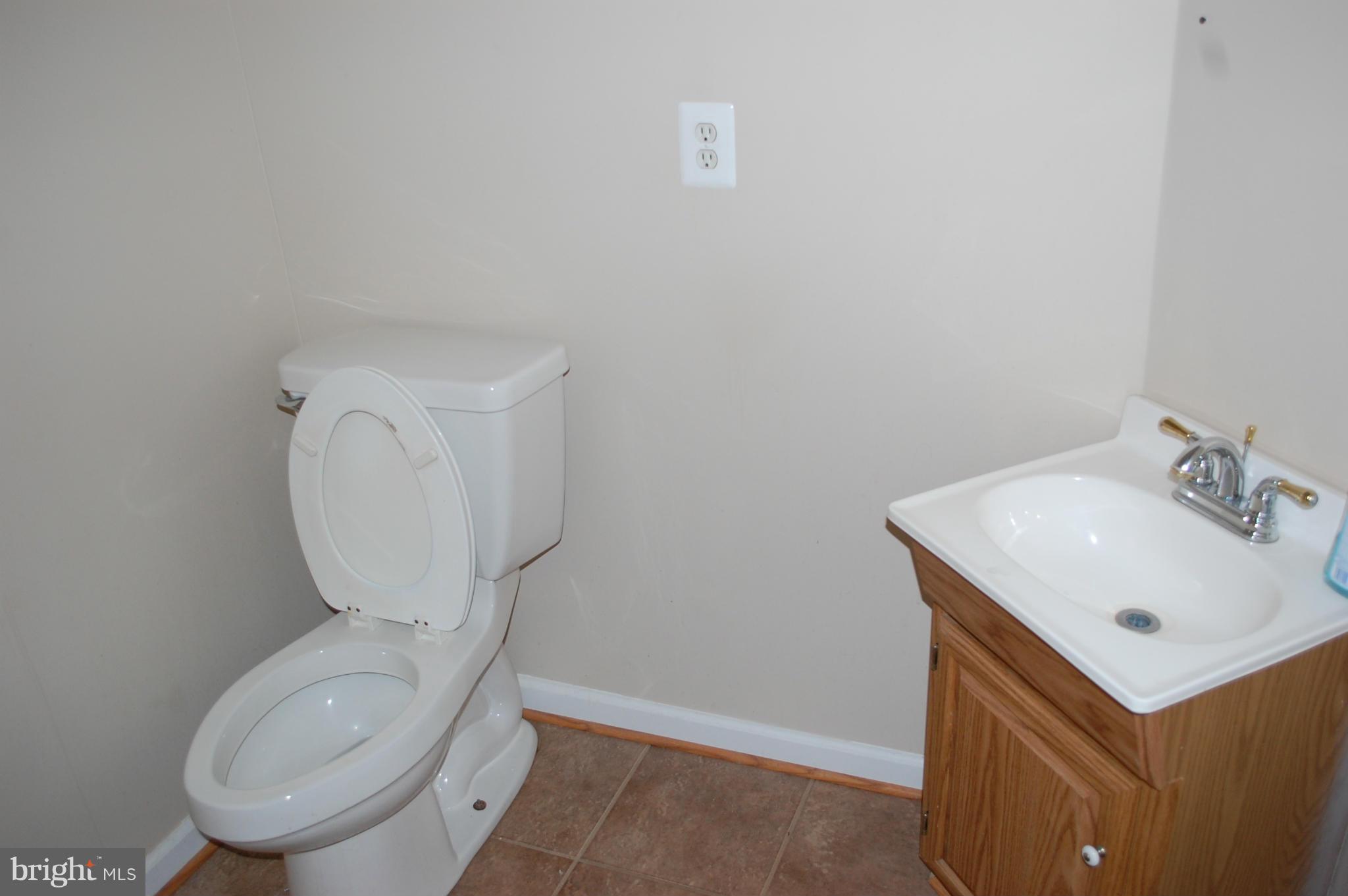 3803 Russell Road Woodbridge, VA 22192 - Photo 21 of 30 Bath