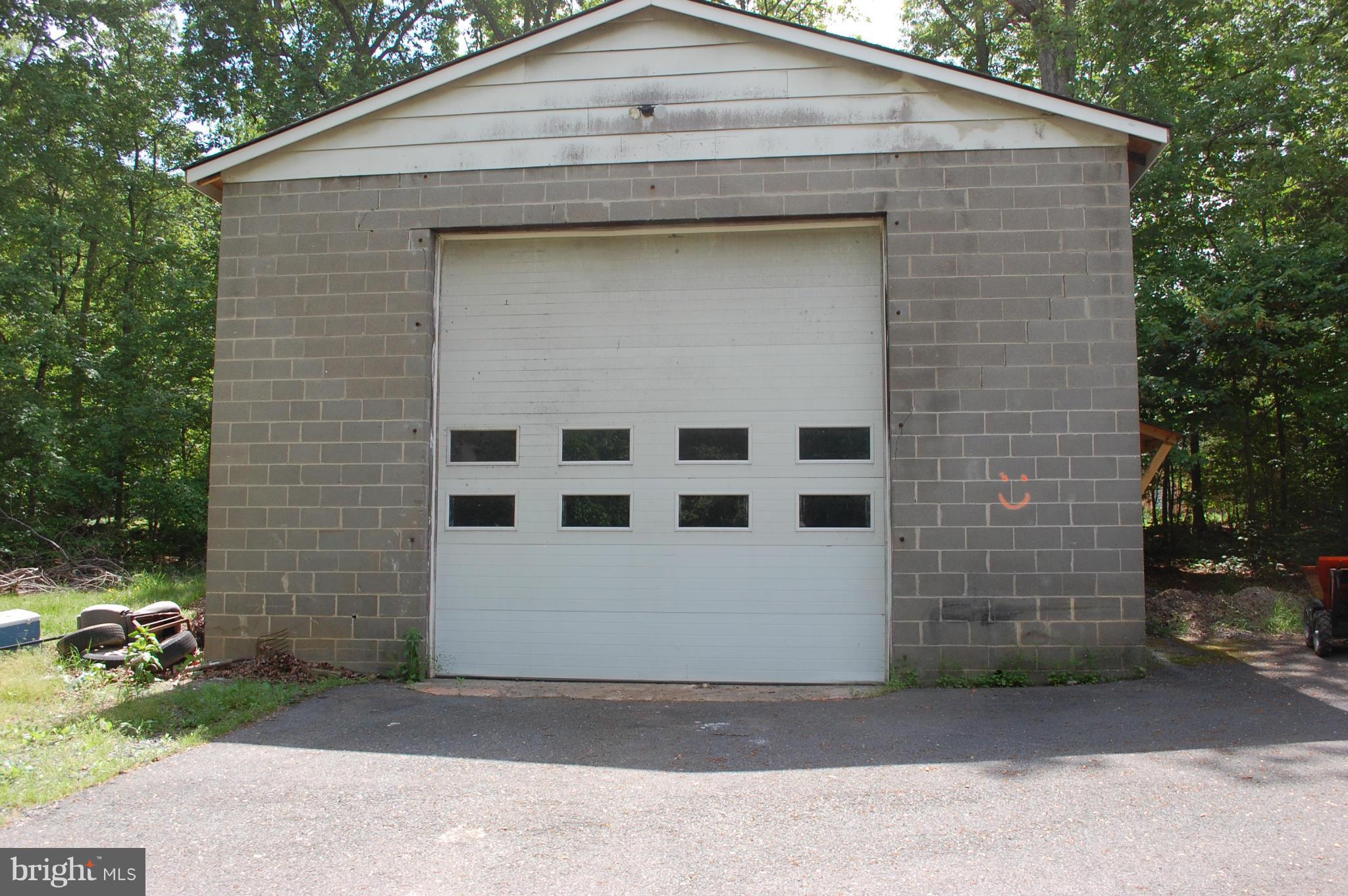3803 Russell Road Woodbridge, VA 22192 - Photo 29 of 30 Exterior (Rear)