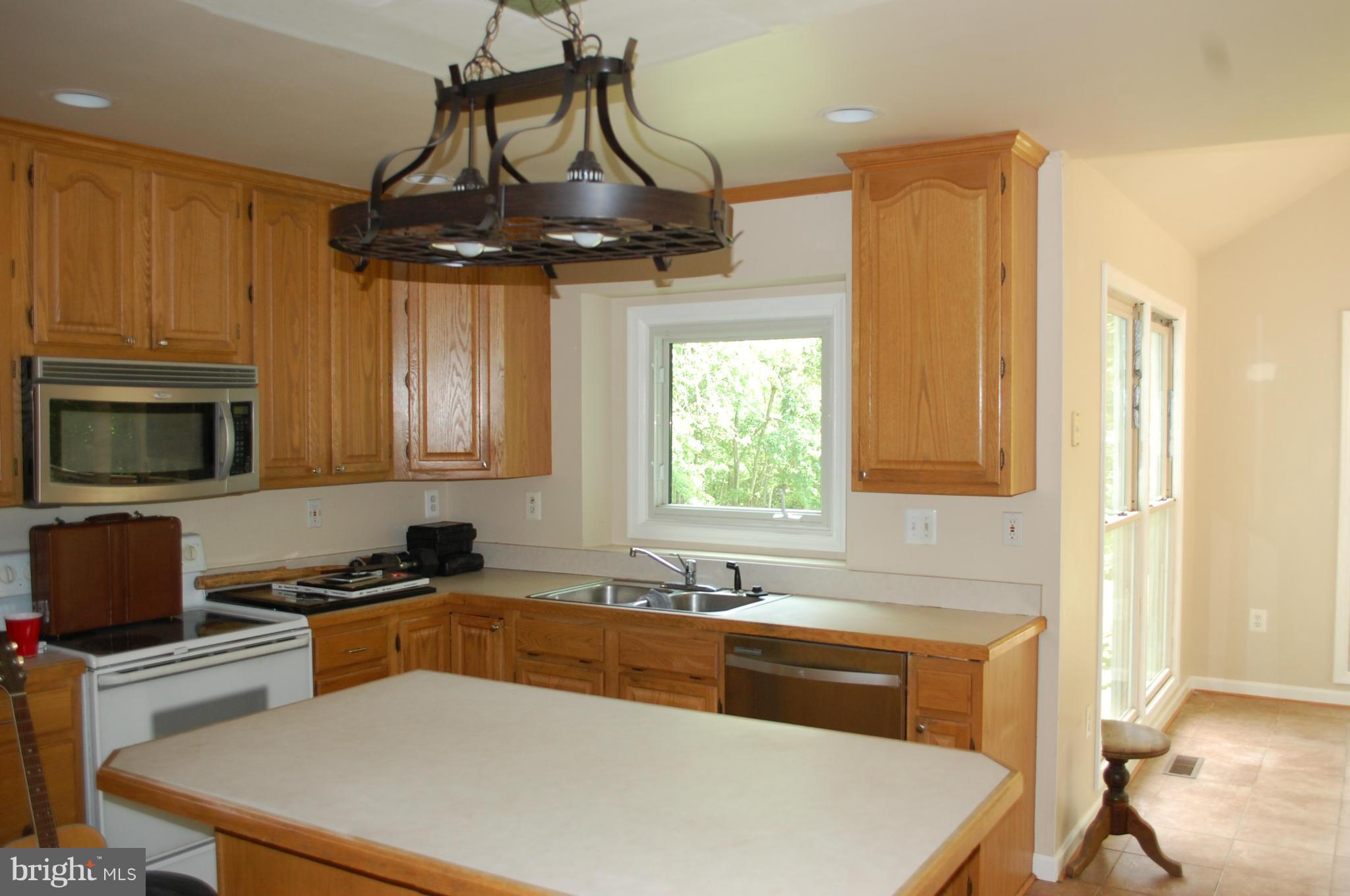 3803 Russell Road Woodbridge, VA 22192 - Photo 8 of 30 Kitchen