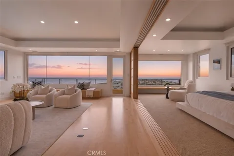 $13,500,000 | 1554 East Oceanfront, Newport Beach, CA 92661