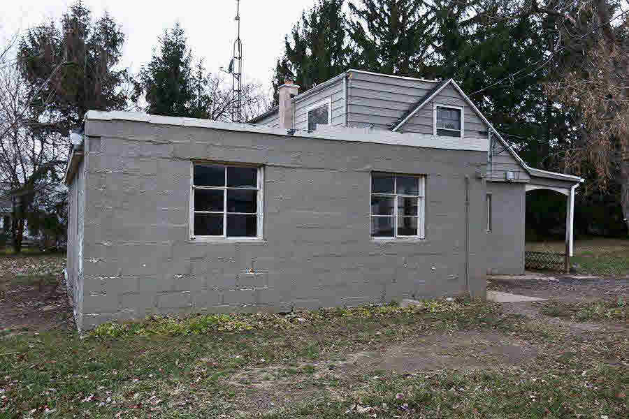 1048 Grange Hall Road Fenton, MI 48430 - Photo 9 of 13 21243904-8.JPG