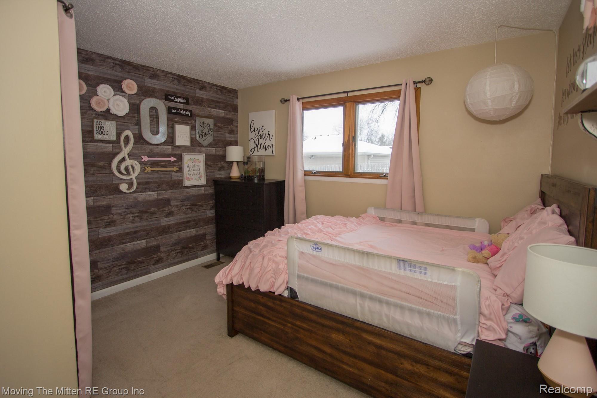 1525 Rustic Ridge Road Canton, MI 48188 - Photo 18 of 37 IMG_9207.jpg