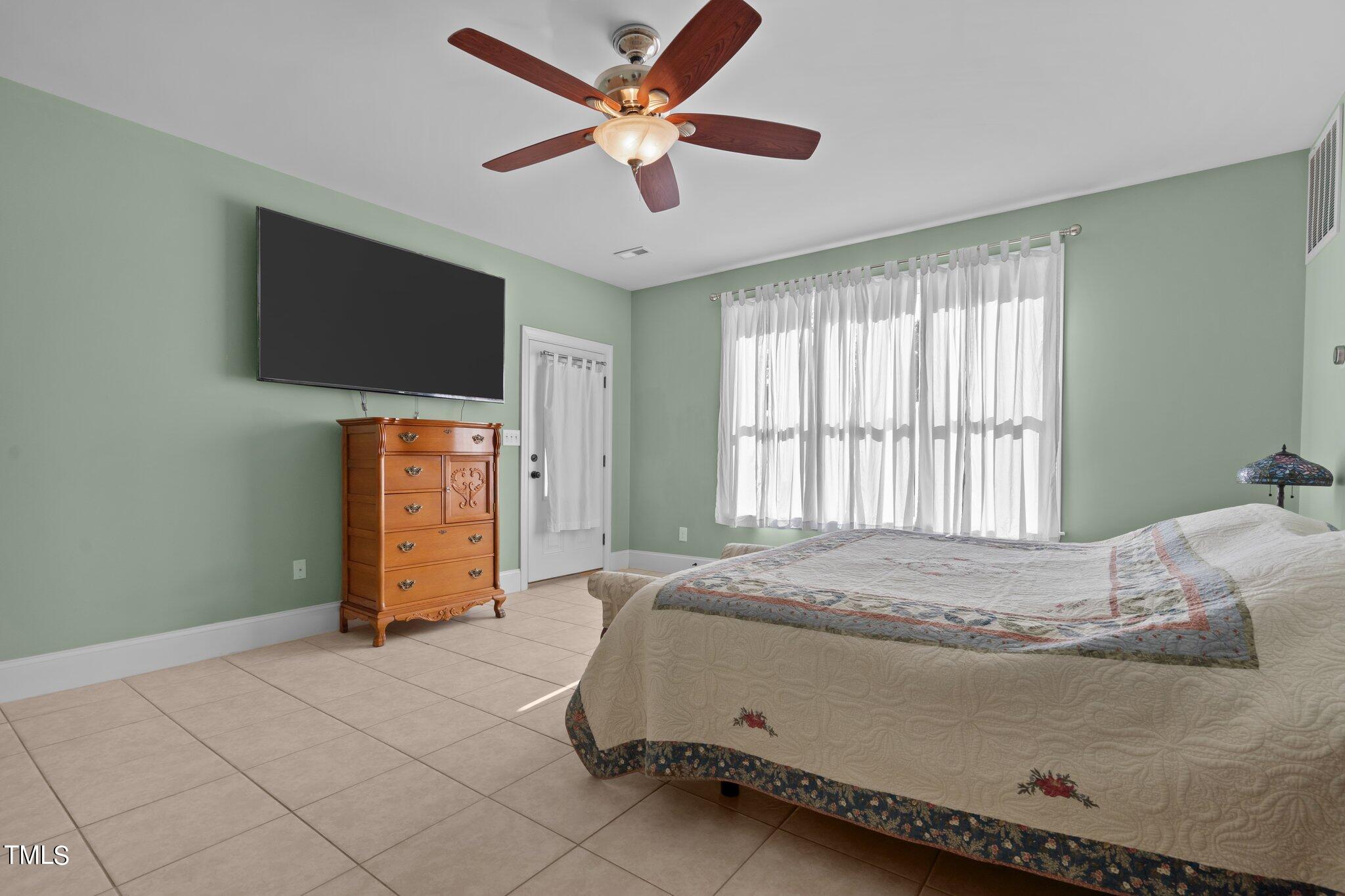 130 Britt Valley Road Raleigh, NC 27603 - Photo 39 of 57 38-web-or-mls-_NFP3902