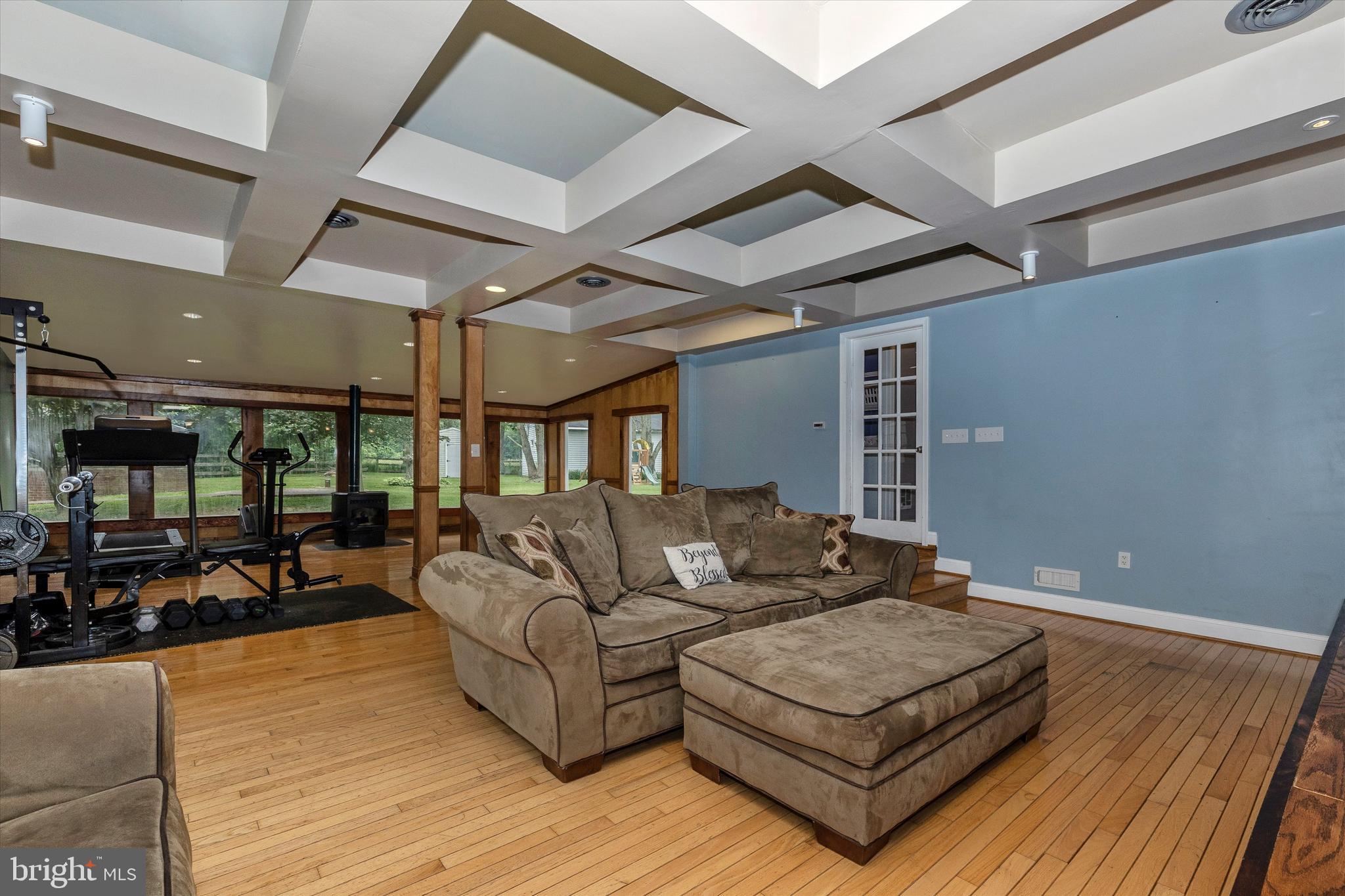 10825 Powell Road Thurmont, MD 21788 - Photo 16 of 53 Tray ceiling