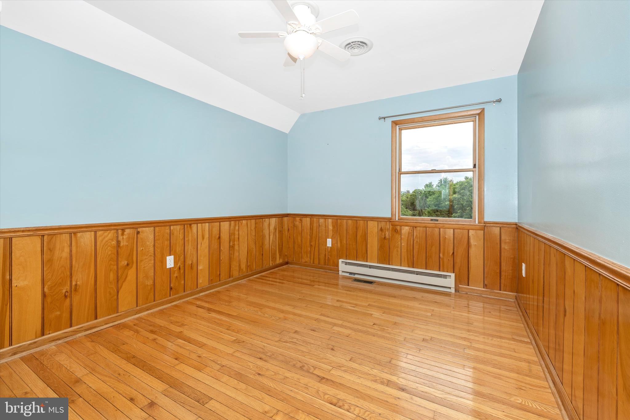 10825 Powell Road Thurmont, MD 21788 - Photo 26 of 53 2nd bedroom