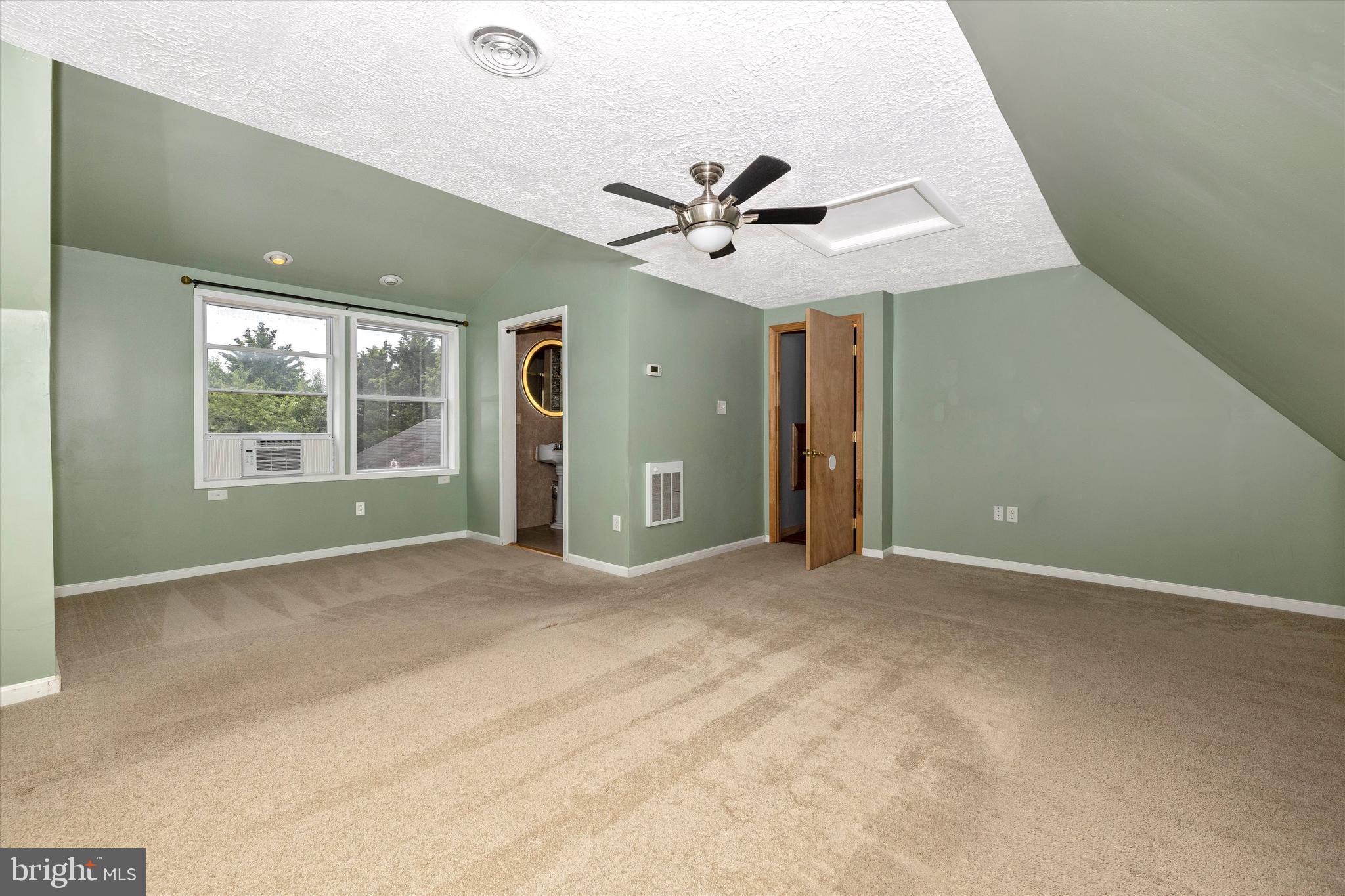 10825 Powell Road Thurmont, MD 21788 - Photo 35 of 53 Upstairs primary bedroom