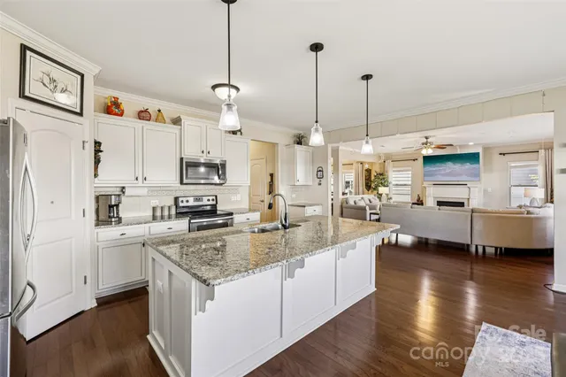 $639,000 | 2123 Atwell Glen Lane, Pineville, NC 28134