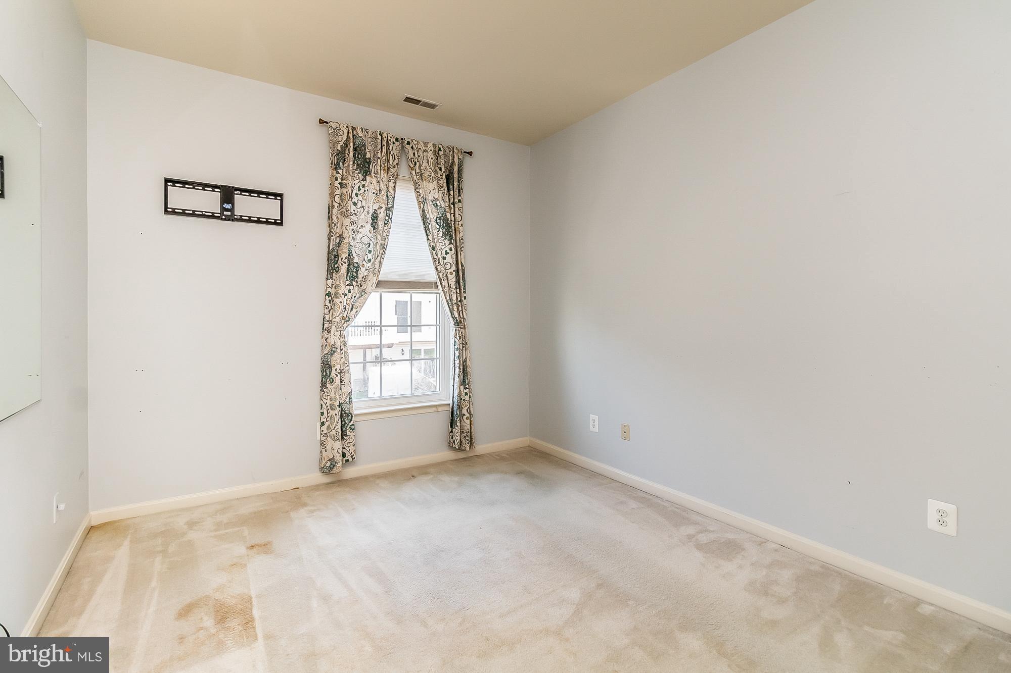 677 Hunting Fields Road Middle River, MD 21220 - Photo 16 of 32 3rd Bedroom