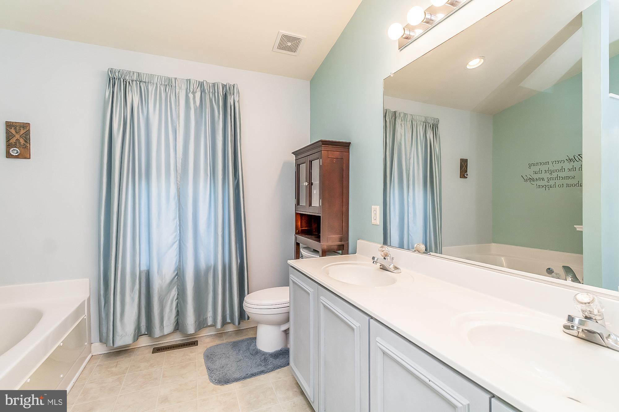 677 Hunting Fields Road Middle River, MD 21220 - Photo 24 of 32 Primary Bath