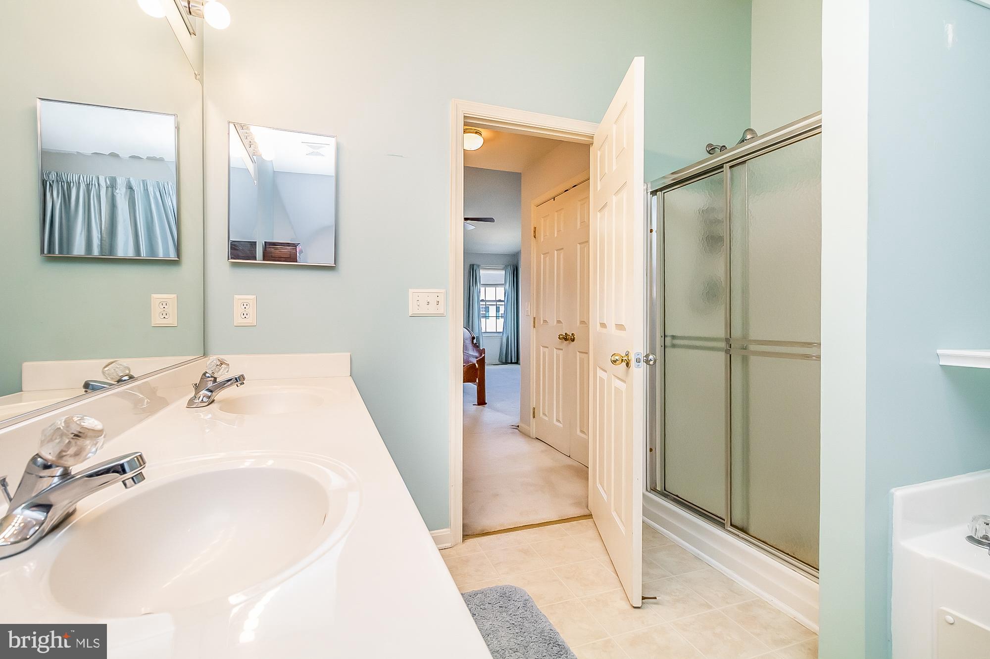 677 Hunting Fields Road Middle River, MD 21220 - Photo 25 of 32 Primary Bath
